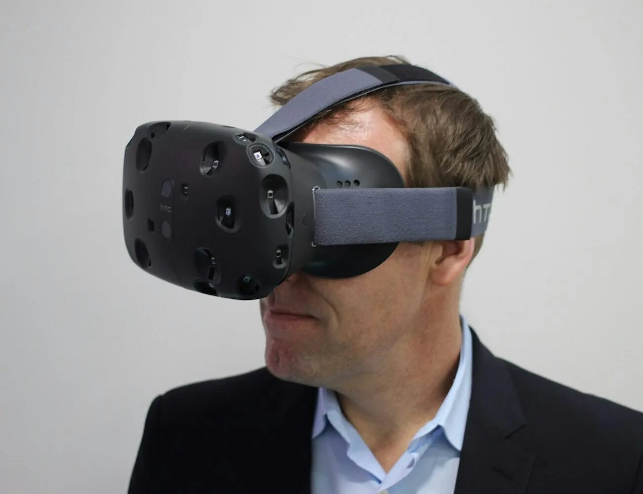 Прототип виртуальной реальности. Очки смешанной реальности. Ares VR.