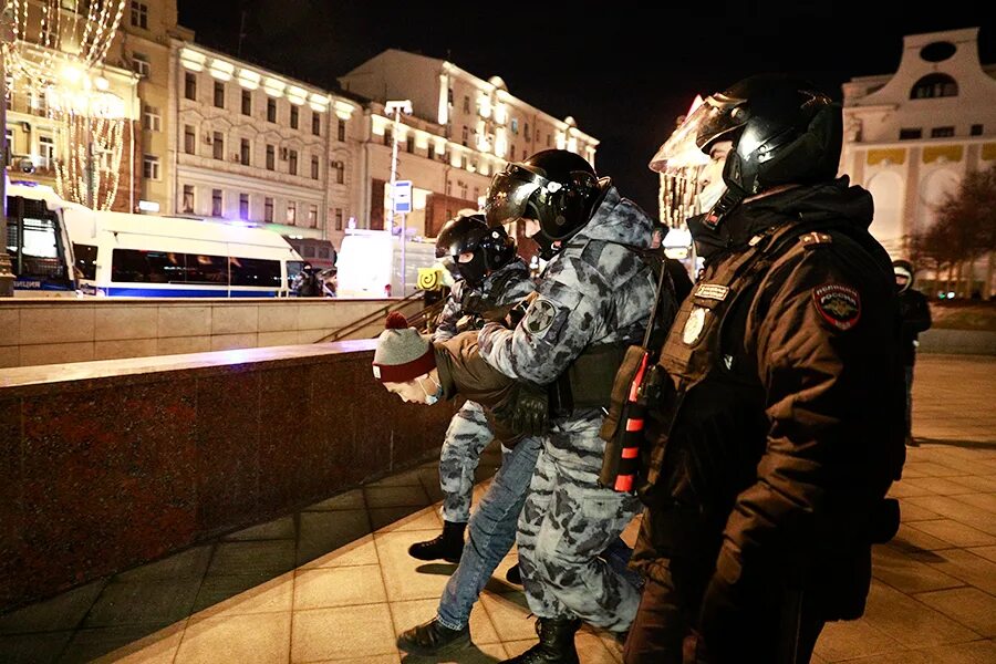 Протесты в Москве. Военные спецоперации на Украине. Задержание митингующих в Москве. Задержания на Пушкинской площади.