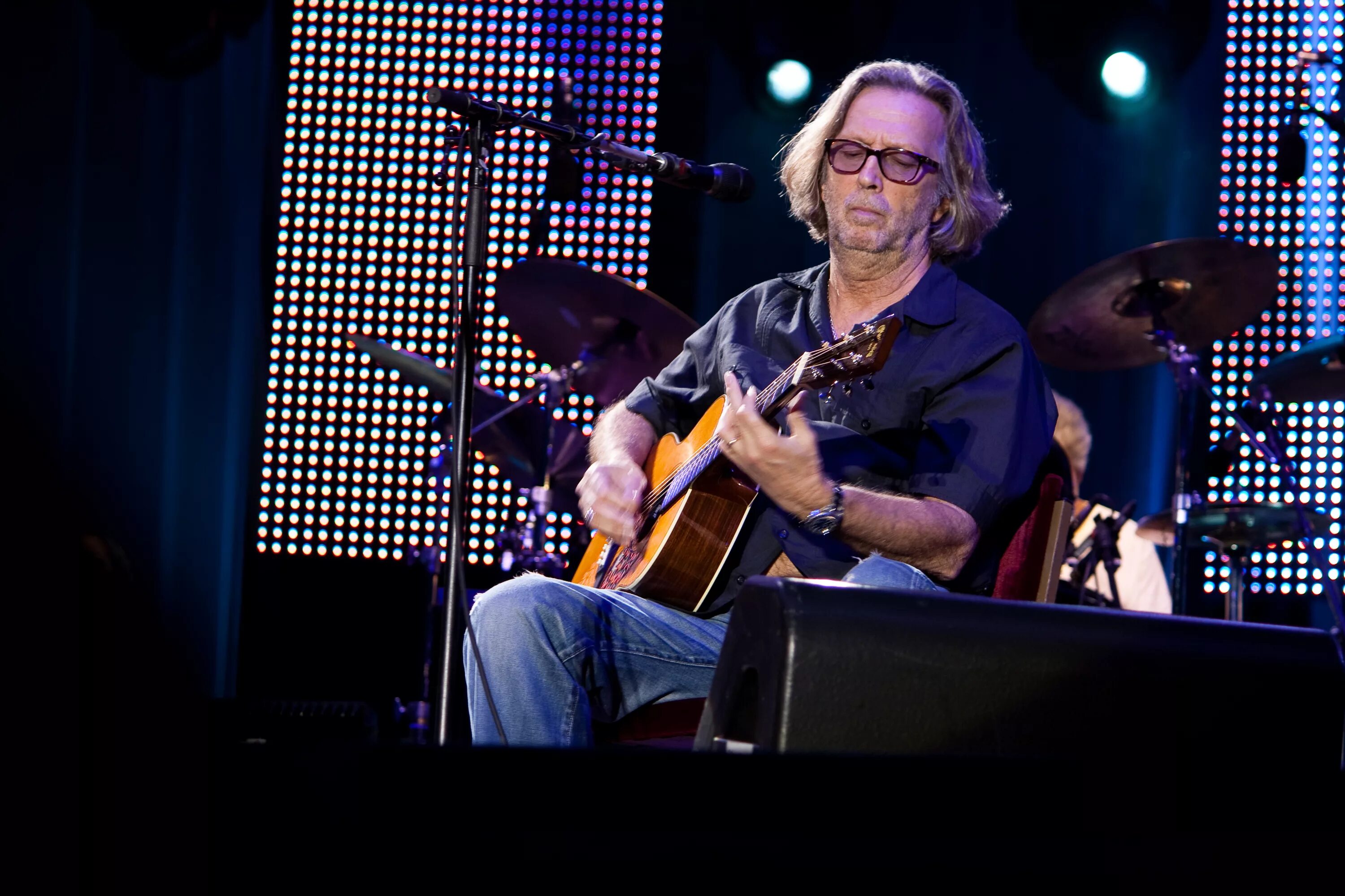 Eric clapton unplugged. Eric clapton clapton 2010. eric clapton acoustic guitar.