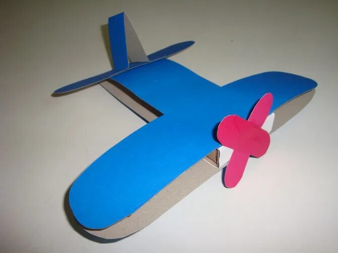 Самолет технология 4 класс. Поделка самолет. Самолет из картона. Поделка самолет из картона. Объемный самолет из картона.