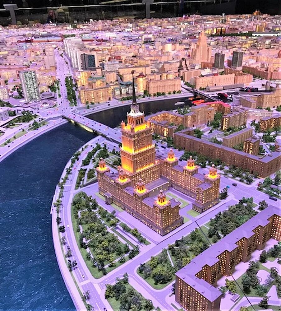 Макет москвы на вднх. Вднх павильон архитектурный макет москвы. Вднх миниатюра москвы павильон. Парк вднх павильон макет москвы. Макет москвы на вднх москва сити.