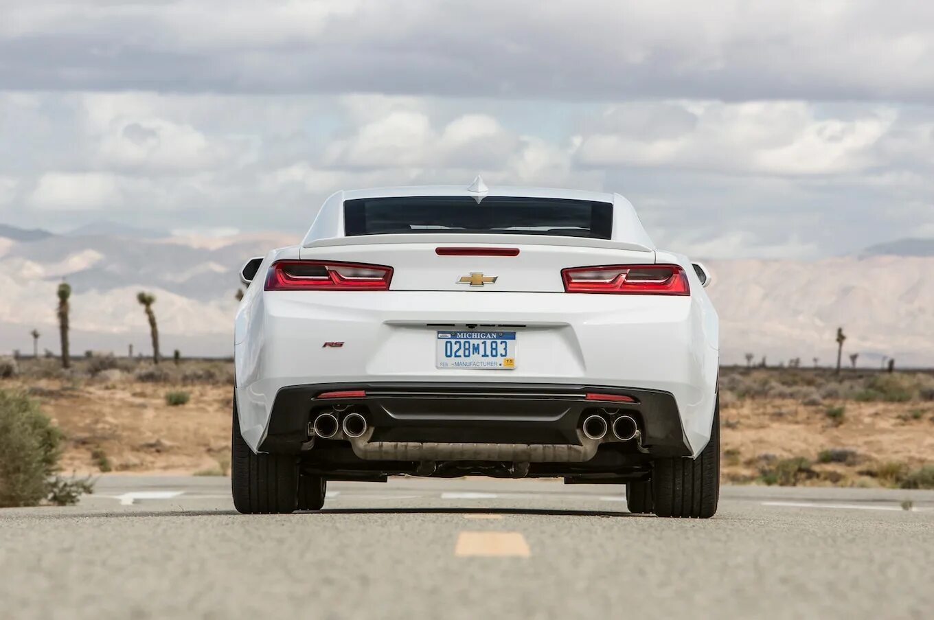 Camaro шестого поколения. 2016 chevrolet camaro rs. шевроле камаро 2016. шевроле камаро 6 поколения. камаро rs 6.