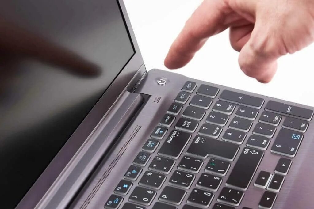 Turns on off the computer