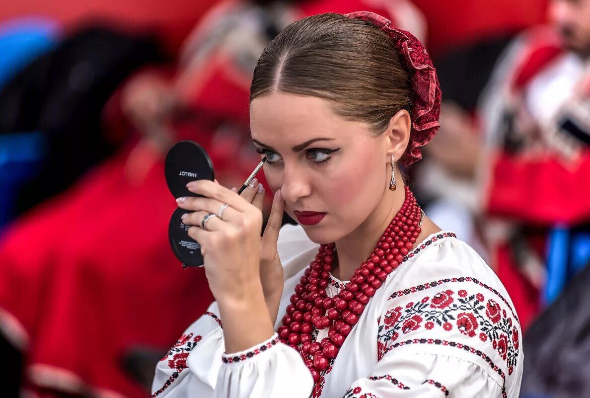 Солистка кубанского казачьего