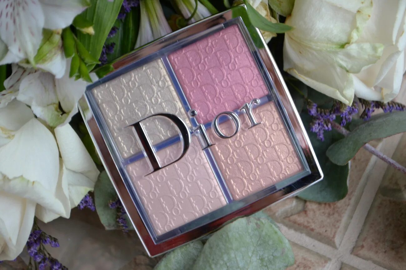 Dior backstage glow face palette. Палетка хайлайтеров диор backstage. Палетка хайлайтеров диор. Диор палетка хайлайтеров 001. Dior glow face palette 001.