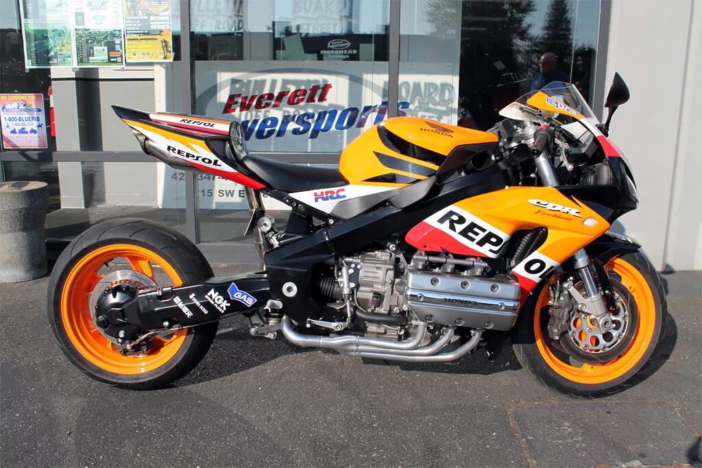 Honda CBR 1800. Спортбайк Хонда CBR. CBR 1800 RR. Honda gl1800 Repsol.