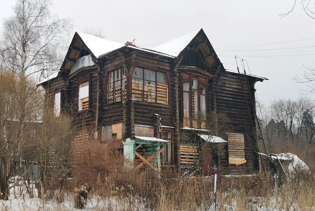 Фото дом ногинск. Улица тихая ногинск. ногинск тихая 16. деревянный модерн ногинск. дом 1917 года постройки.