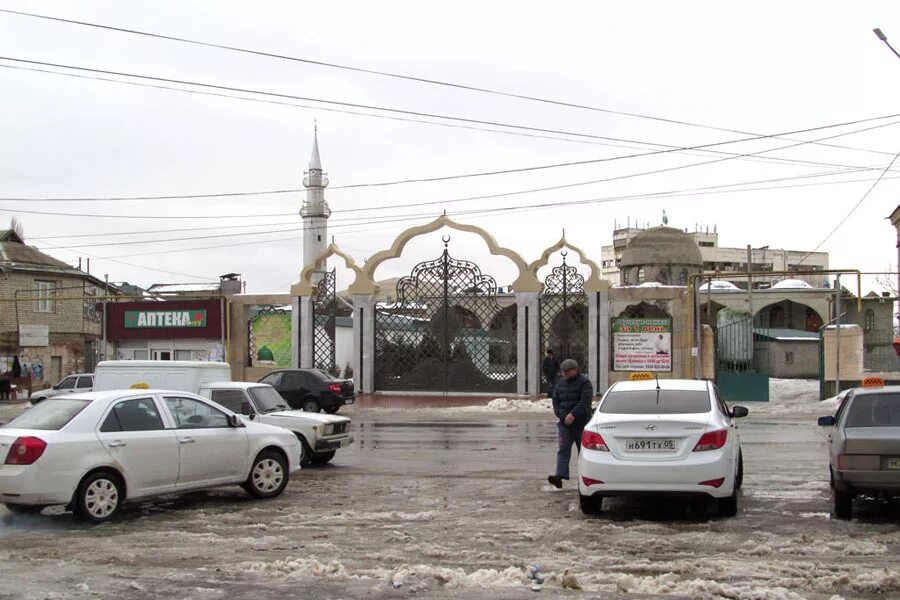 Центральная мечеть Буйнакска. Буйнакск город в Дагестане. Буйнакск площадь. Буйнакск центр города.