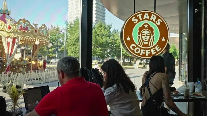 Star coffee новый арбат. Starbucks открытие в Москве. Кофейня Старбакс Блэк Стар. Старбакс на новом Арбате. Старбакс кофе Москва.