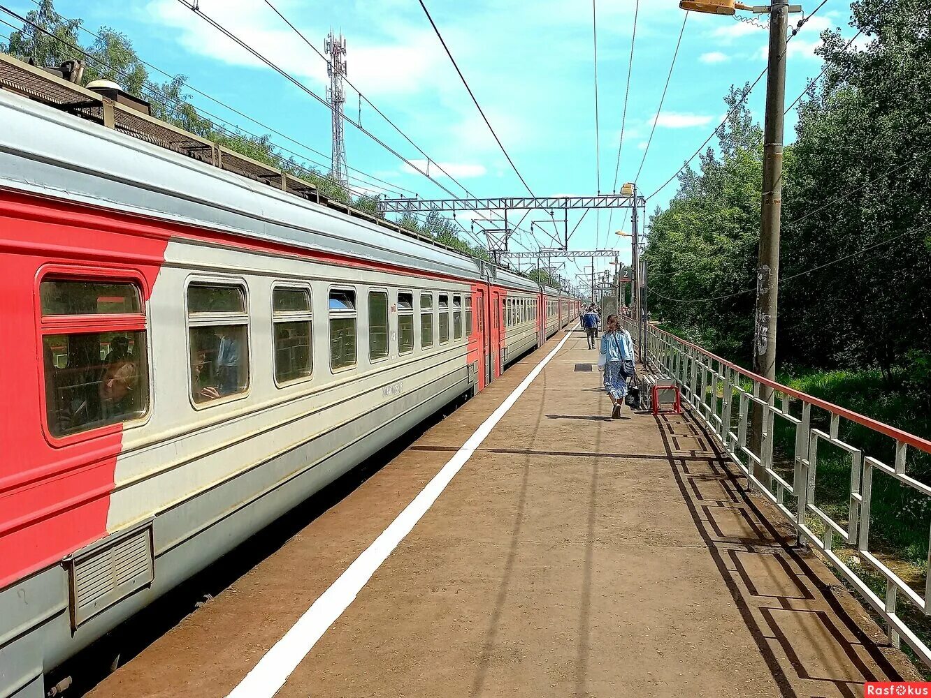 Вокзал курск ночью с перона. Поезд курск. 43 км горьковское направление. Электричка на курском вокзале фото и видео. Курский вокзал храпуново.