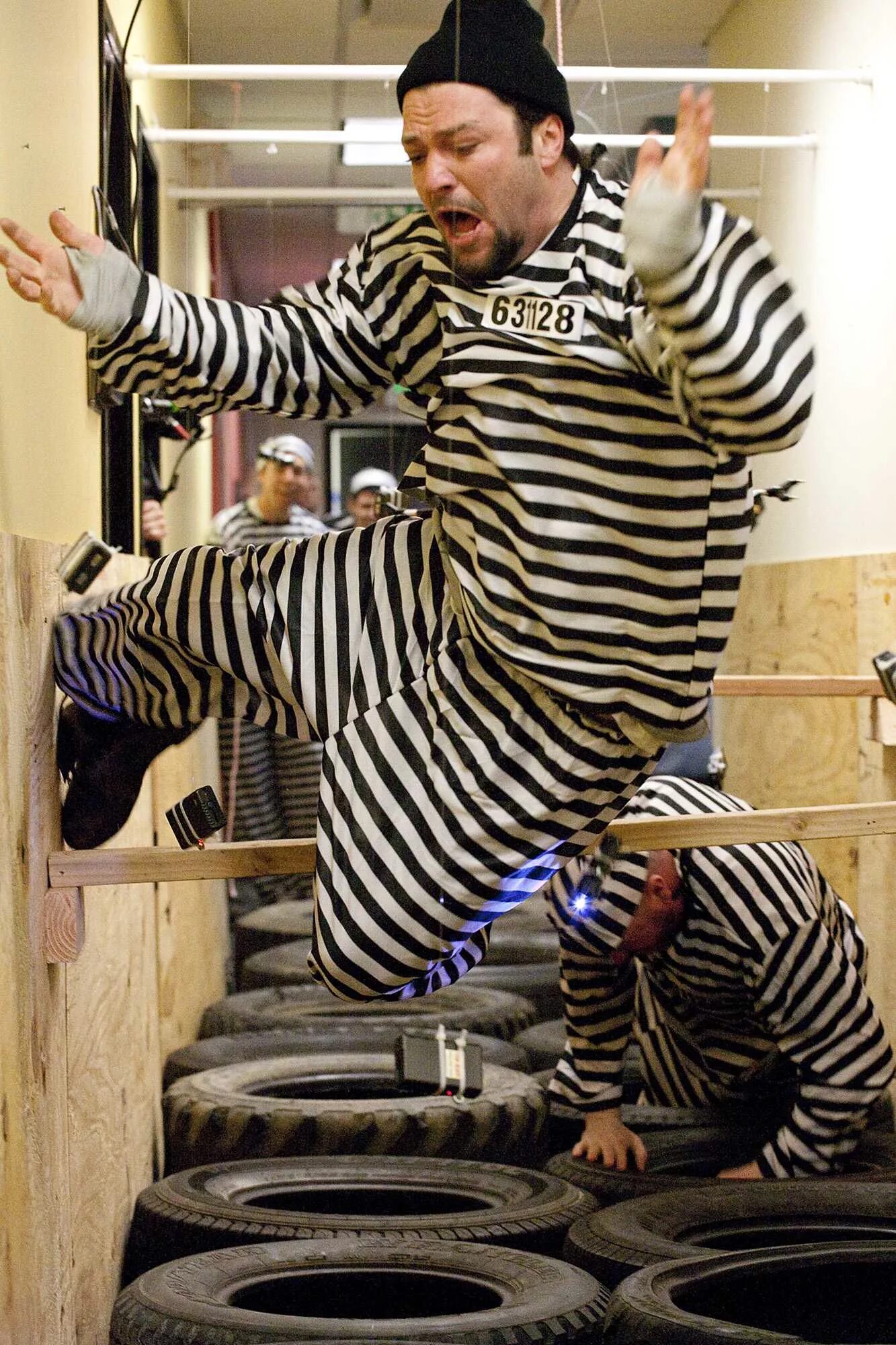 чудаки фильм 2002. джонни ноксвилл придурки. чудаки 3 фильм. джо́нни но́ксвилл чудаки. стойте придурки.