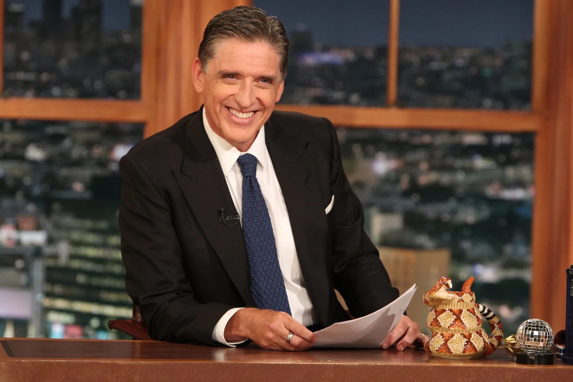 Крейг фергюсон. The late late show with craig ferguson. Craig ferguson show. Крэйг фергюсон. Крейг фергюсон комик.