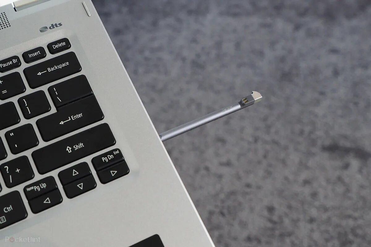 Как достать стилус. Стилус для ноутбуков acer spin 7. acer spin 1 stylus. acer spin 3 кнопка открывания стилуса. где стилус acer spin1.