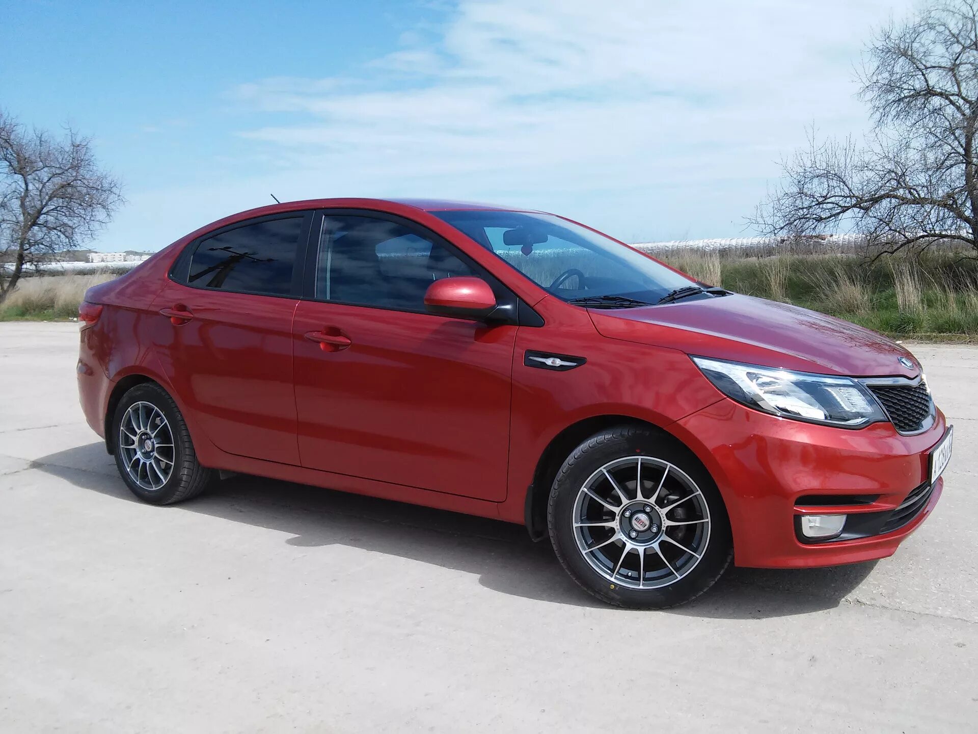 Киа рио 3 на 16. Kia Rio r16. Kia Rio r17 красная. Kia Rio 4 r15. Kia Rio 3 r16.