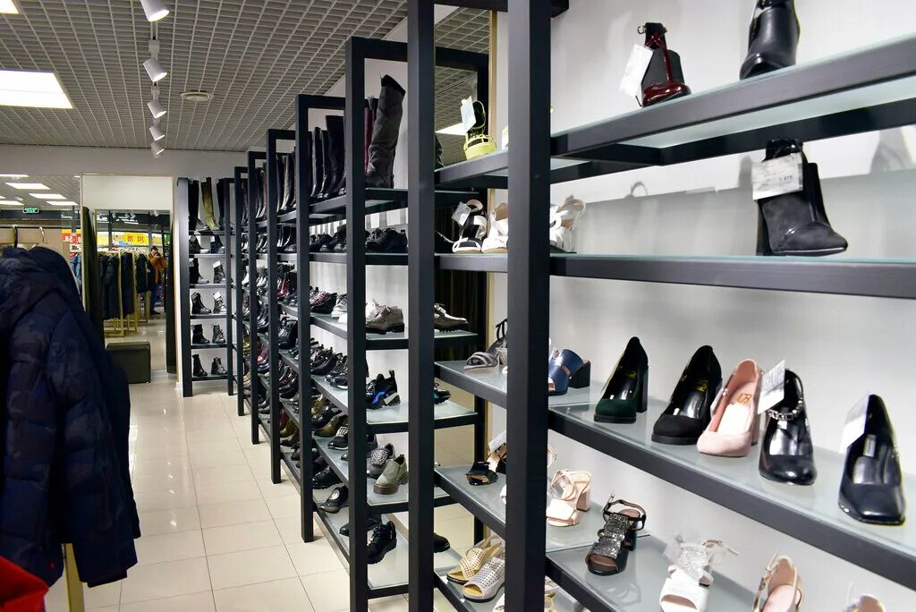 Обувь центр города. Магазин обуви Белгород. Пешеход шуз Белгород. Магазин одежда обувь Белгород. Мир обуви Белгород.