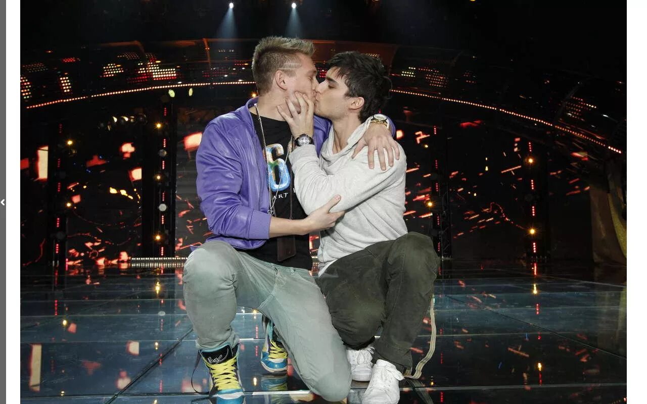 Danny Saucedo and Eric Saade. Лазарев поцелуй