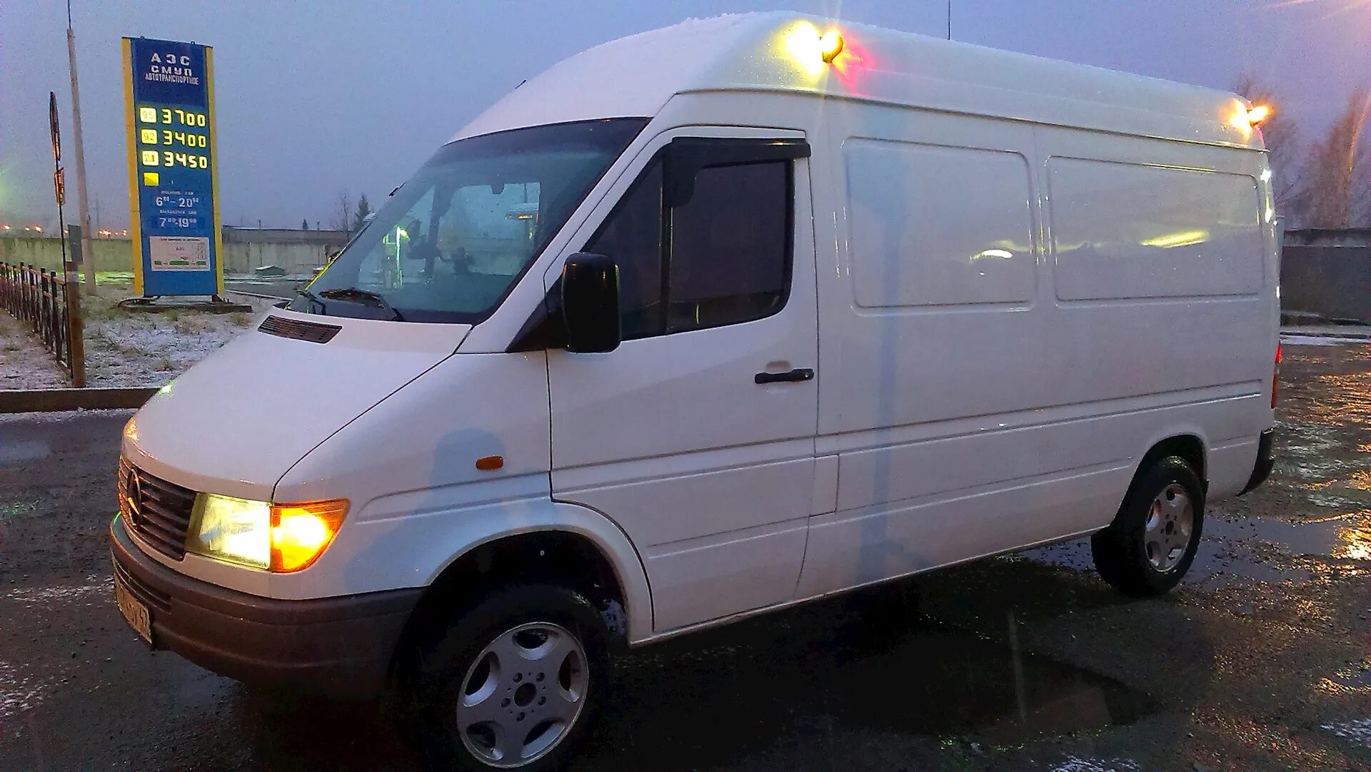 Мерседес спринтер 901-905. Мерседес спринтер 412. Мерседес спринтер 901. Mercedes-benz sprinter 1995. Sprinter w901-905.