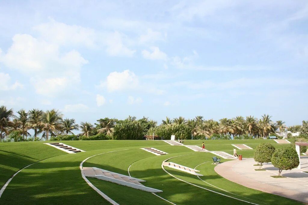 Парк аль мамзар. Джумейра Бич парк. Пляж Аль Мамзар в Дубае. Парк Иттихад Дубай.