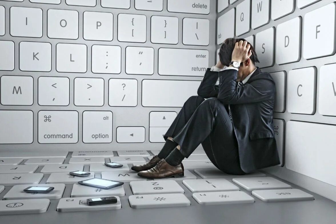 Соц сети пропадут. Интернет зависимость. интернет аддикция это. зависимость от соц сети. одиночество в социальных сетях.