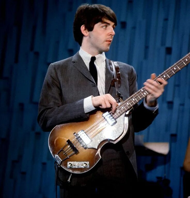 Paul first. Hofner 500/1 пола Маккартни. Бас пола Маккартни Hofner. Пол Маккартни Битлз. Paul MCCARTNEY 1964.