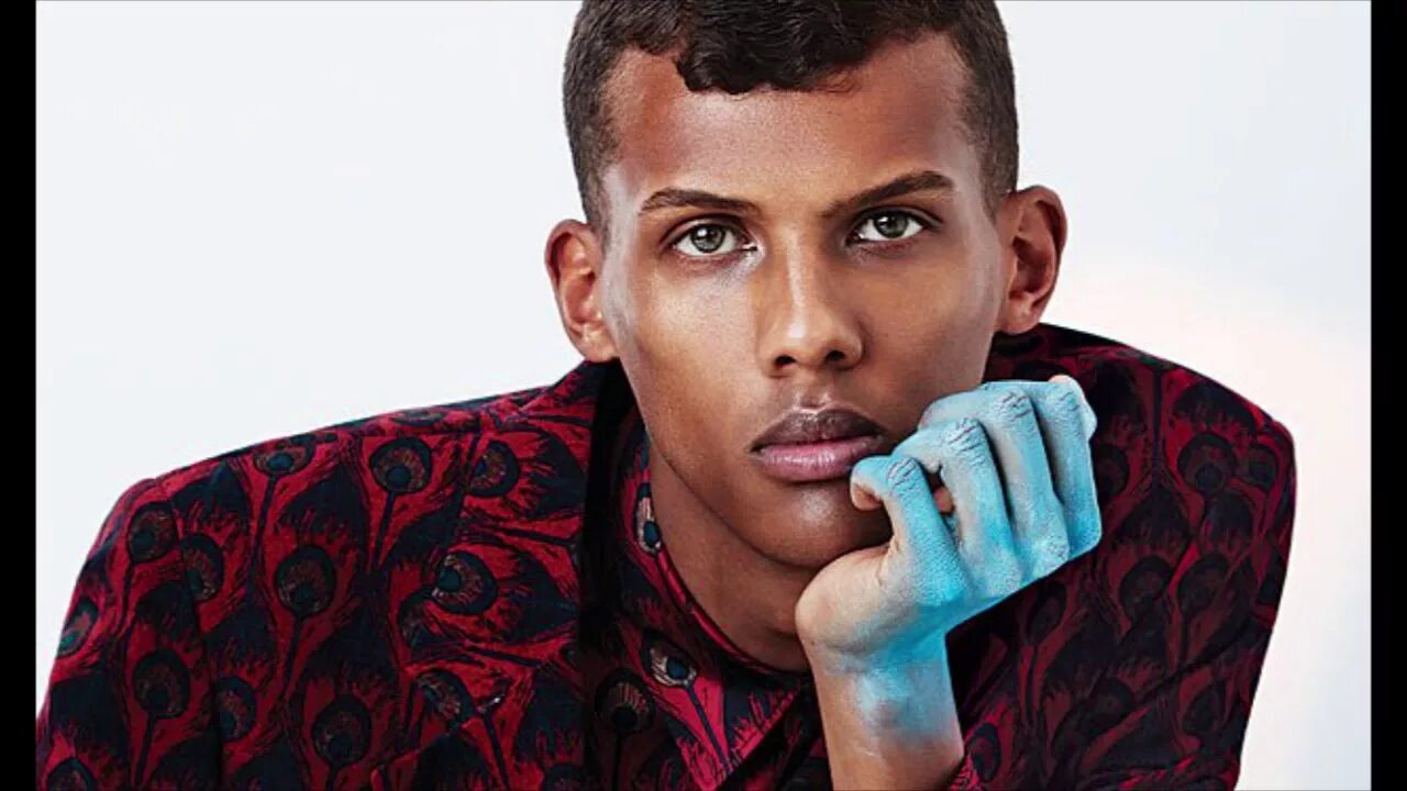 Стромае дансе. Певец стромай. Француз певец стромае. Стромай 2022. Stromae бельгийский музыкант.