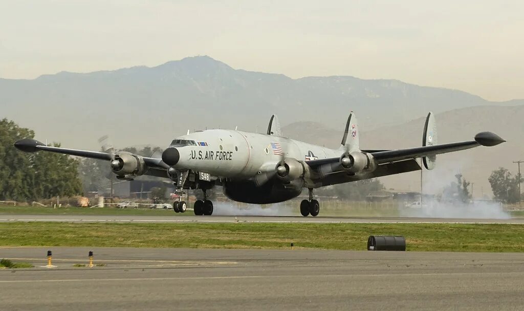 Lockheed ec-121. Локхид ec-121 «уорнинг стар». Ec-121 warning star. Lockheed ec-121. Warning star.