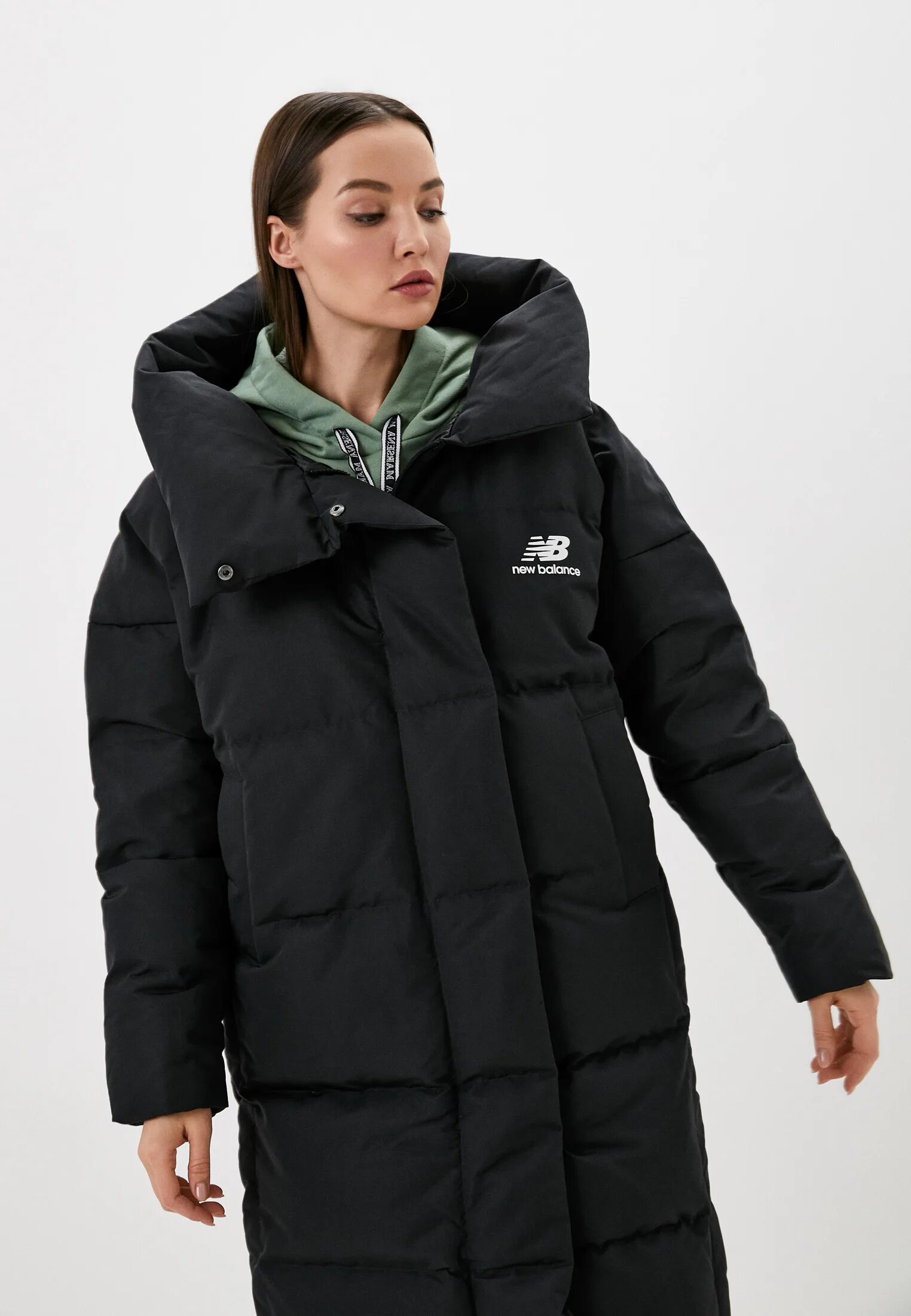 Пуховик new balance. Пуховик new balance. New balance silver пуховик. Пуховик new balance awj04312-msv. New balance silver пуховик.