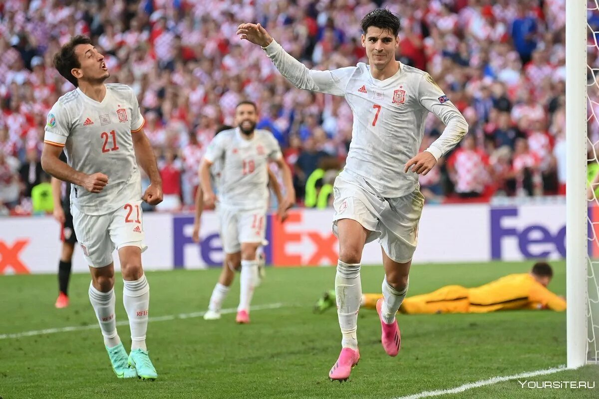 Испания. Хорватия или испания. Uefa euro 2020 spain футбол. Испания хорватия футбол. 5 евро 2020 испания.