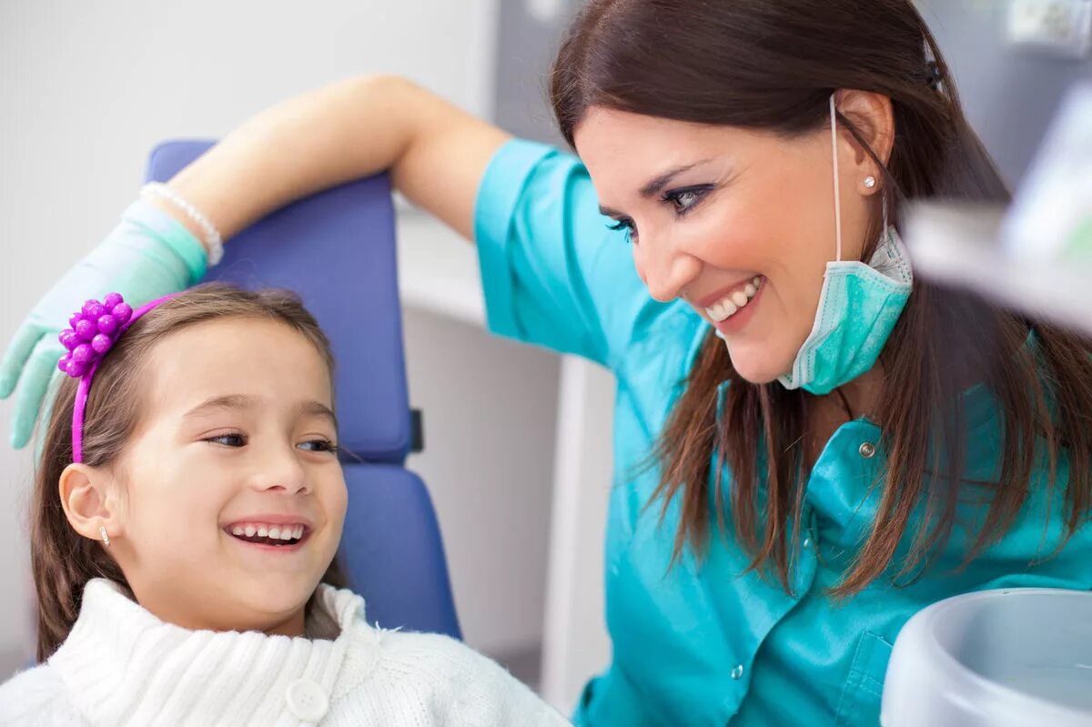 Детская стоматология 1 телефон. Детская стоматология. Ребенок у стоматолога. Стоматология дети. Детский зубной врач.