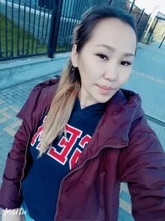 Кызыл девушки