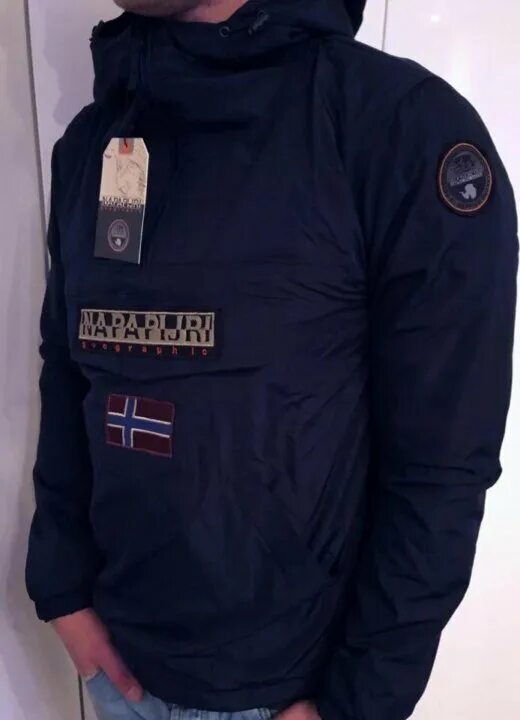 Оффник в куртке стон айленд. Анорак напапири. Анорак napapijri rainforest. Napapijri rainforest черная. Куртка офника.