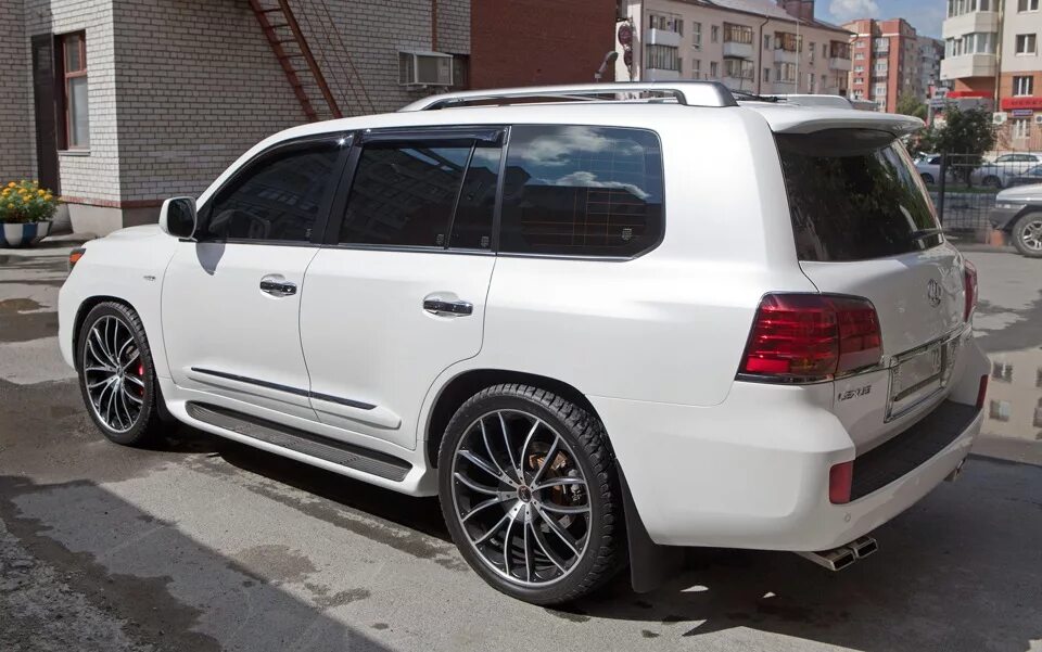 Https r 24. Lx570 r22. Lexus LX r22. Lexus 570 r22. Лексус 570 на 24 колесах.