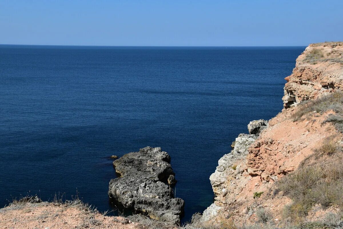 Ая береговая. 35 Батарея море. Урез море 35 батарея Севастополь. Севастопольская батарея с моря. Севастополь 35 батарея остатки.