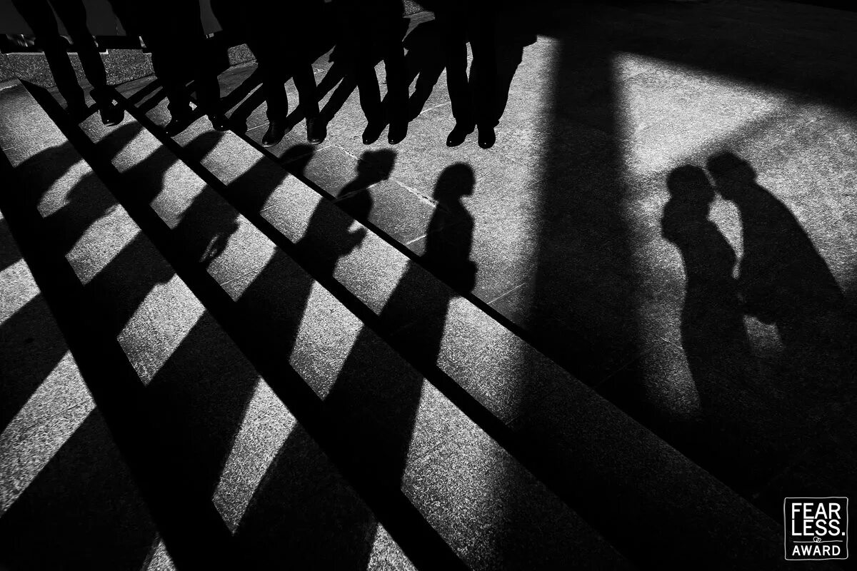 Но в той тени. В тени человека. фотосессия с тенями. интересные тени. тень картинки.