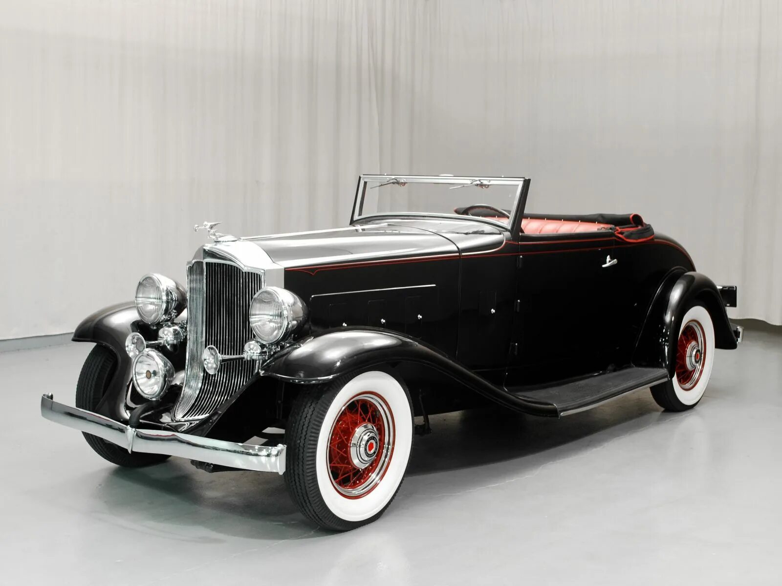Паккард автомобиль. Packard clipper 1947. Packard motor car company логотип. Ретро автомобили паккард. Ретромобиль паккард.