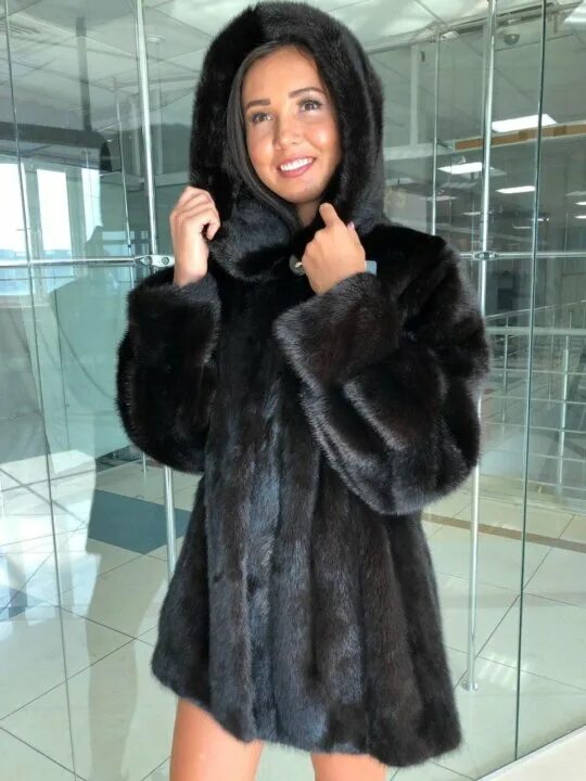 Евро шубы. Евро шубы. Шуба из скандинавской норки. Итальянские норковые шубы с соболем. Шуба с английским воротником.