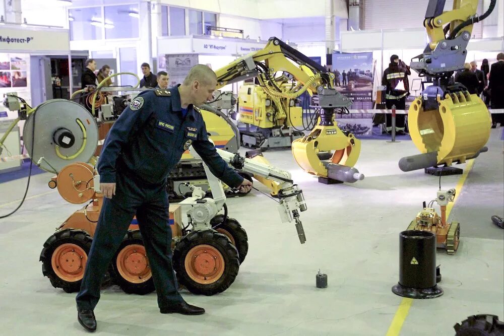Роботы для обеспечения безопасности. Пожарный робот. Колесные мобильные роботы. Робототехника МЧС.