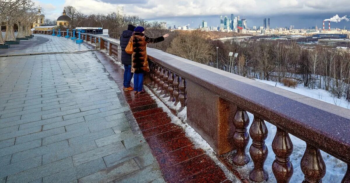 Москва теплая зима. Теплая зима. Теплая зима 2014-2015 в России. Сильная гололедица ожидается в Москве.