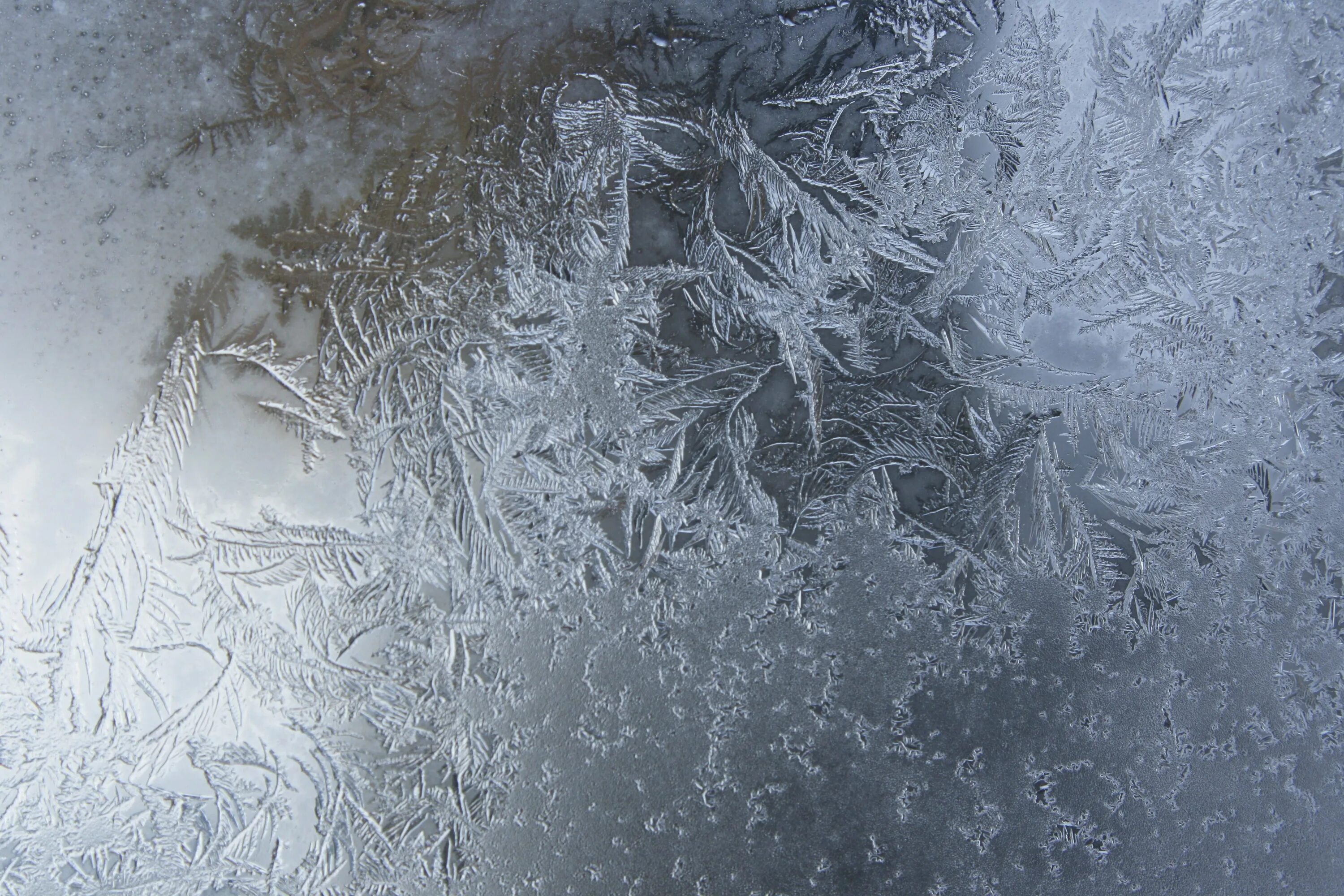 Эффект заморозки. Замерзшее стекло. Замороженное стекло. Изморозь на стекле. Лед на стекле.