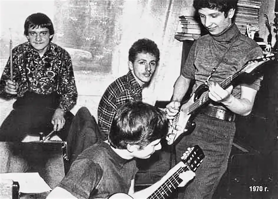 Rock palace. Группа дворец. Атаманский дворец бейся. Дк рок-группа. Palace группа albums.