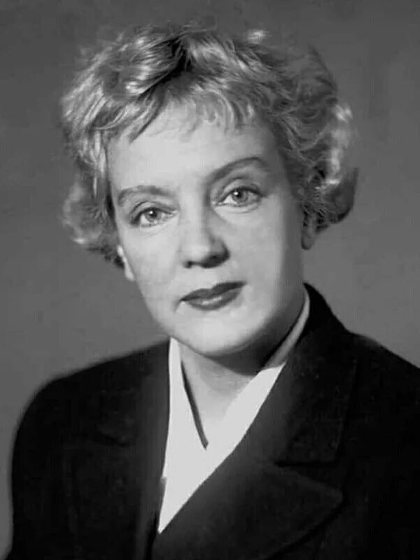 Советская актриса ладынина. Ладынина актриса биография. Пырьев и ладынина. Ладынина актриса биография. Ладынина актриса биография.