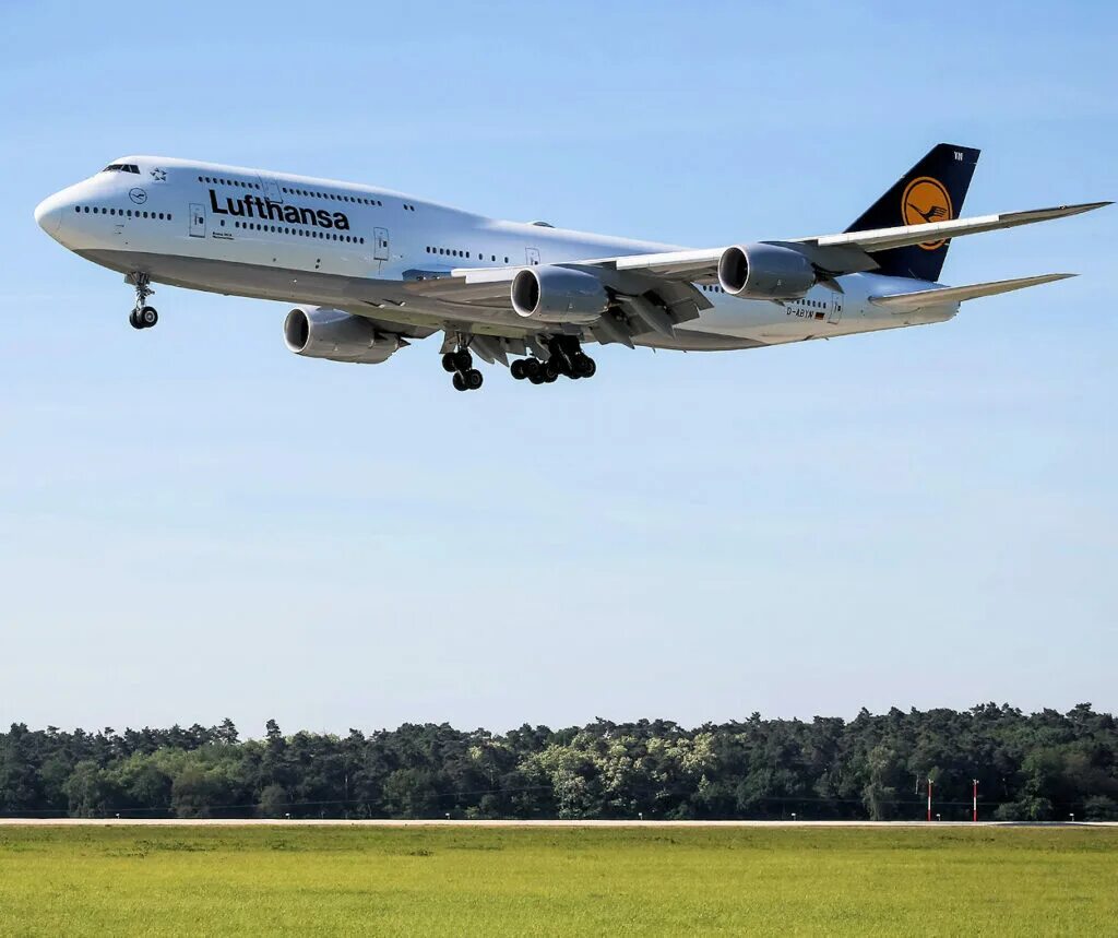 Jumbo jet. Боинг джамбо 747. Боинг 747 Jumbo Jet. Боинг 747 400 джамбо Джет. Джамбо Джет 747 - 8.