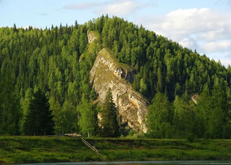 Говорливый камень пермский край. Пермский край проект. Серый камень пермский край кунгурский район. Как используют поверхность в пермском крае. Земная поверхность гор пермского края.