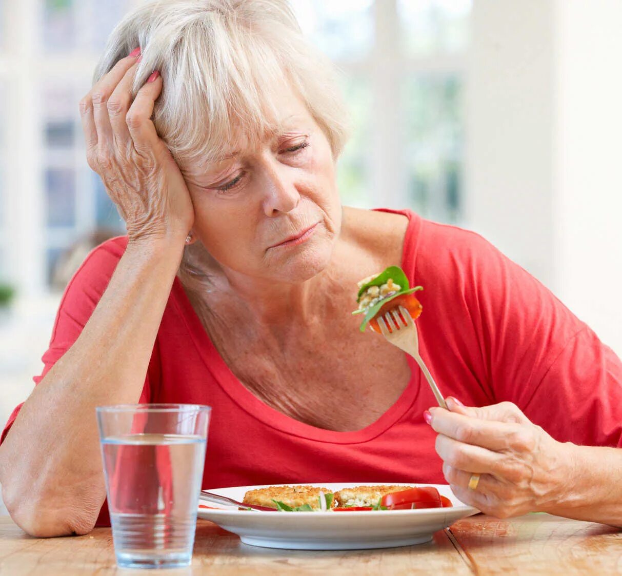 Пища для пожилых. Питание лиц пожилого возраста. Еда для пожилых людей. Снижение аппетита.