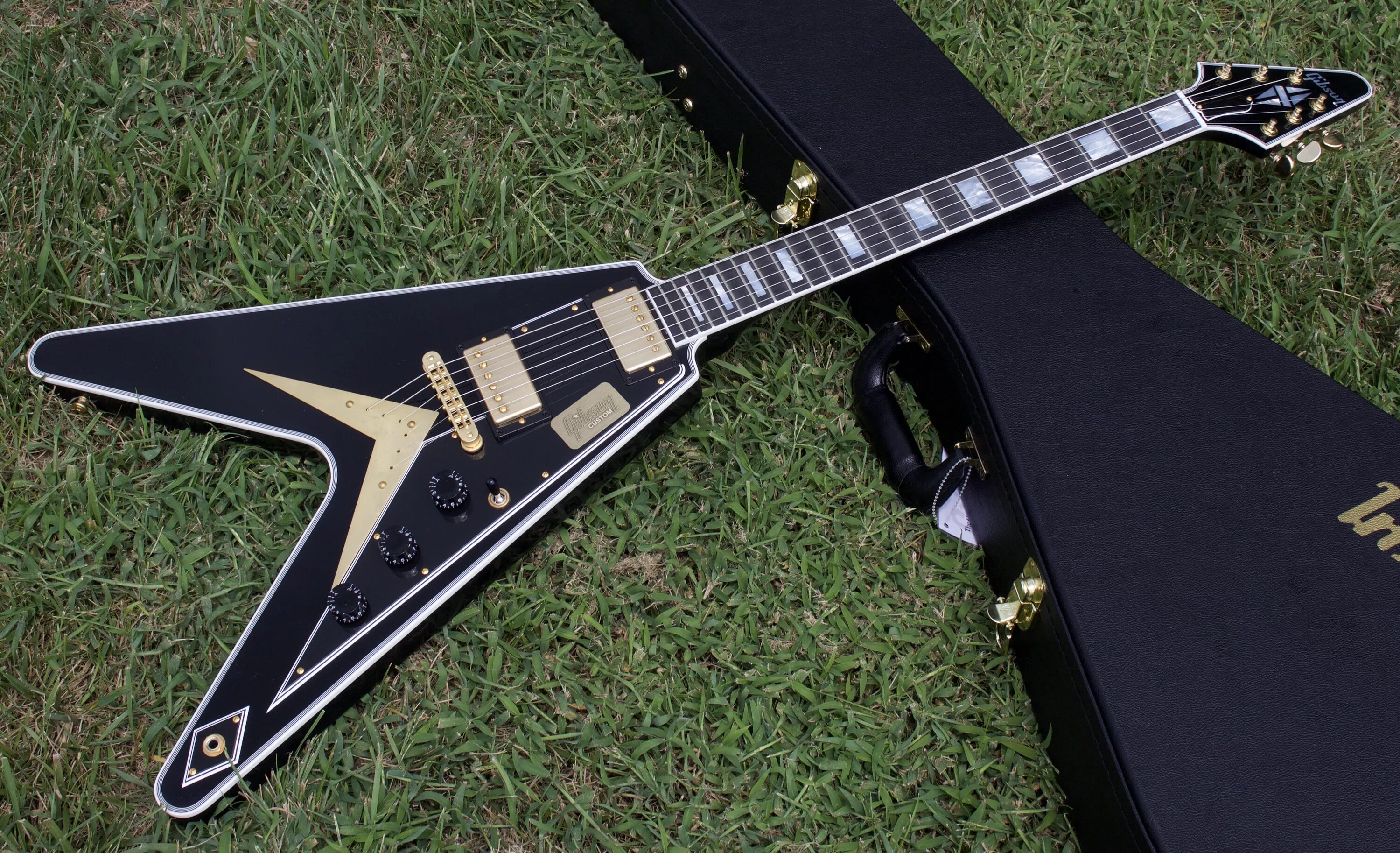 Гитара fly. Гибсон Flying v. Электрогитара Gibson Flying v. Электрогитара Gibson Flying v. 1974. Гитара Гибсон стрела.