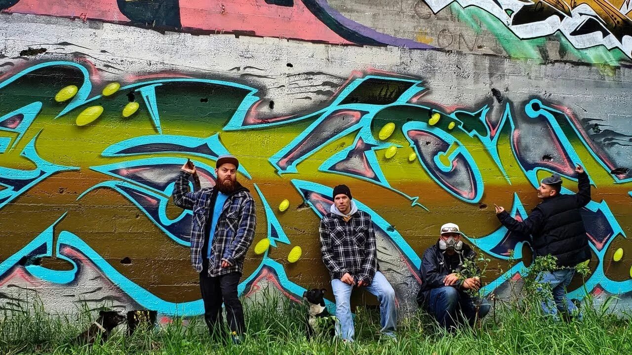Как сделать крю. Граффити крю. камуфляжный стиль граффити. яд crew граффити. граффити горы.