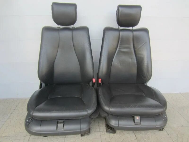 Сиденье мерседес 220. Сидения от мерседес w220. Сиденья мерседес w221. Сиденья мерседес 310d. Мерседес w220 детское кресло.