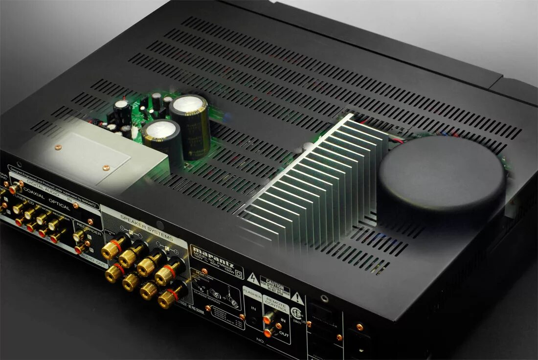 Marantz pm. Усилитель marantz pm6006. marantz pm6005. marantz 6005 усилитель. marantz pm 6006 внутри.