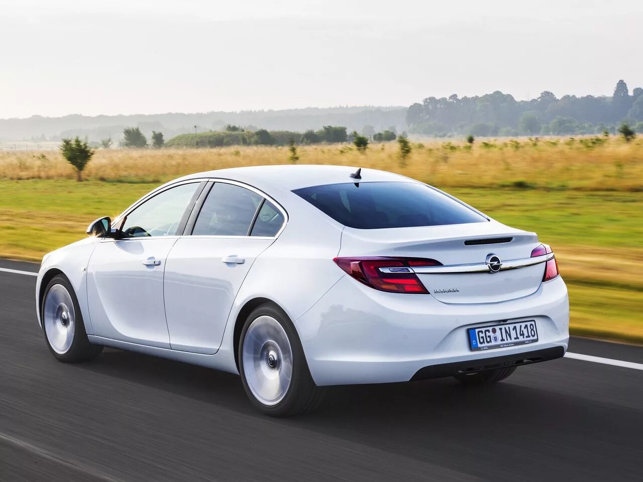 Опель 2015 купить. Opel Insignia 2013. Опель Инсигния седан 2013. Опель Инсигния седан 2015. Opel Insignia 2.0.