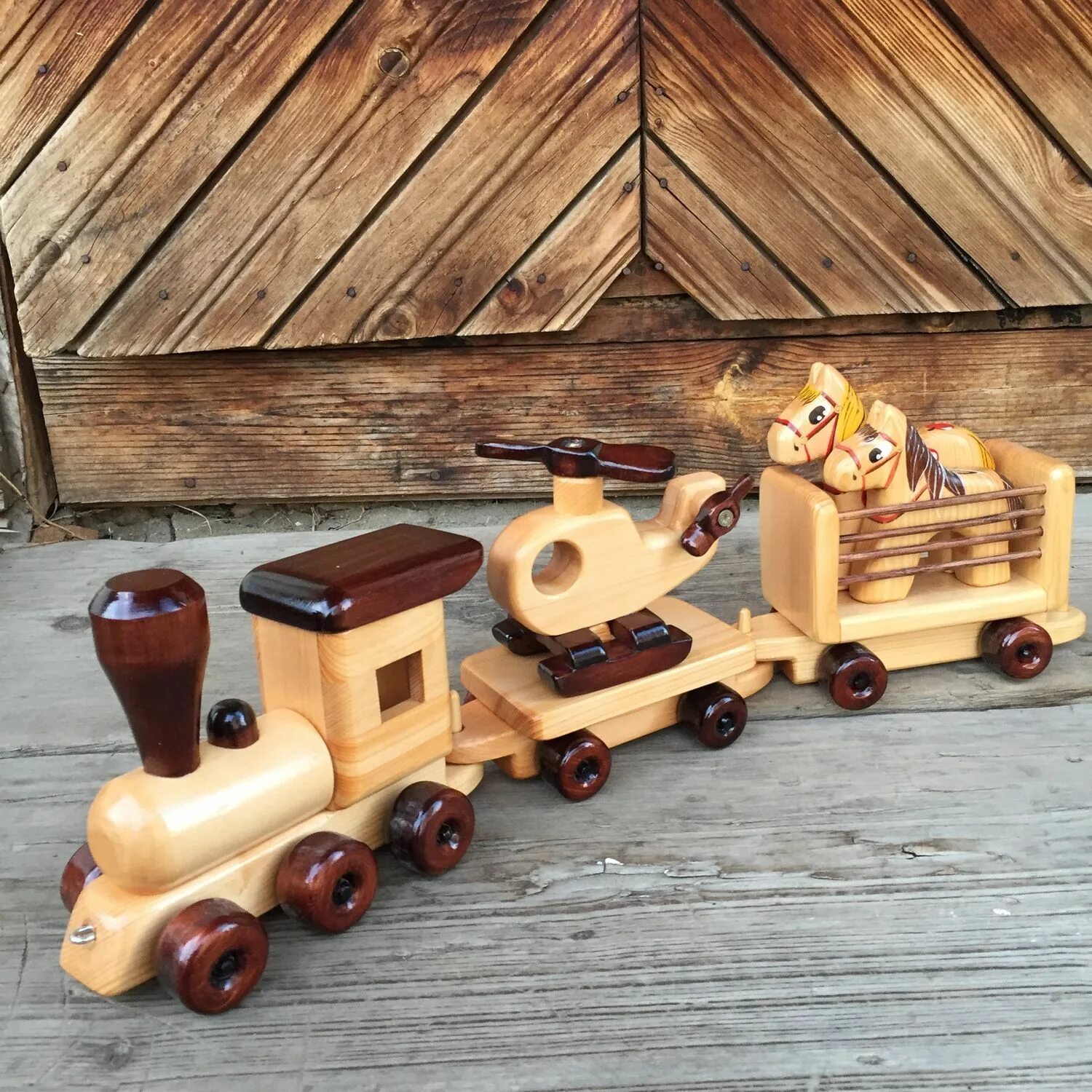 Игрушечный паровозик деревянный. Деревянный паровозик. Деревянный паровозик muqiy toys. Детский деревянный паровозик. Игрушки из дерева паровозик.